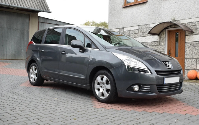 Peugeot 5008 cena 25900 przebieg: 210000, rok produkcji 2012 z Otmuchów małe 121